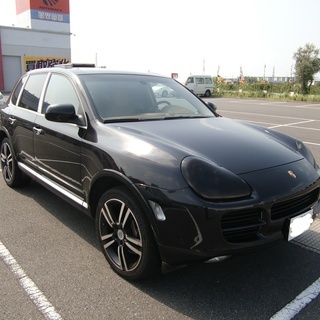 2005年ポルシェカイエン　黒４WDオートマ　内装キャメルレザー　