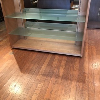 洋服屋の什器 陳列棚