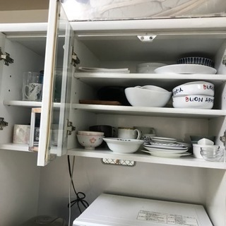 食器棚の画像