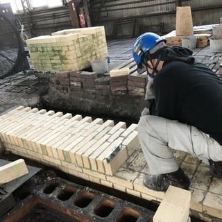 煉瓦を積んだりするお仕事です。の画像