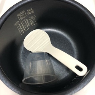 お取引中・激安・数回使用のアイリスオーヤマ炊飯器！！美味しくふっくら炊きあがります。の画像