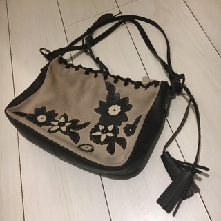 レザーショルダーバッグ