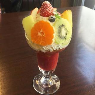 『旬なフルーツが味わえるカフェ行きませんか😋』 - 友達