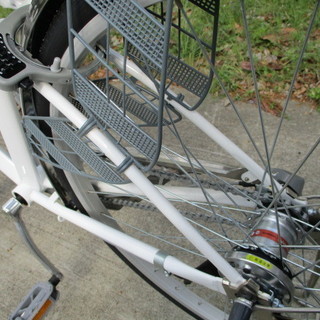 値下げ 未使用 3段変速自転車 ノーパンクタイヤ 白　26イン.の画像