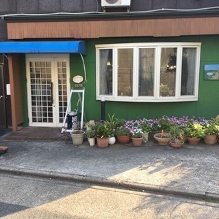 お洒落なカフェのアルバイト募集中