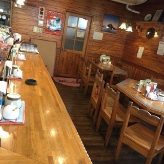 お洒落なカフェのアルバイト募集中の画像