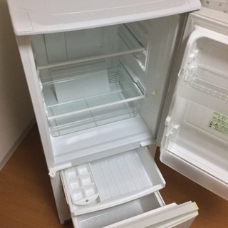 【1人サイズ冷蔵庫】SHARP1人用冷蔵庫！2つ目の冷蔵庫としても◎の画像