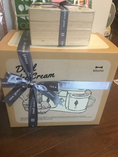 【新品未使用】アイスクリームメーカーとペアお茶碗セット