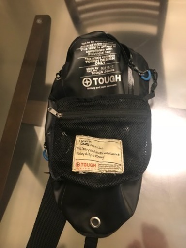 取引中 TOUGH 防水ショルダーバック