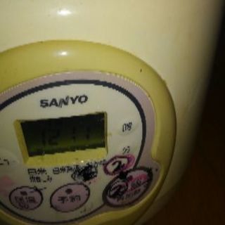 サンヨー炊飯器の画像