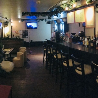 常磐線綾瀬駅　時給1200円　店長候補・接客ホール業務・バーテンダー・調理補助　スタッフ募集の画像