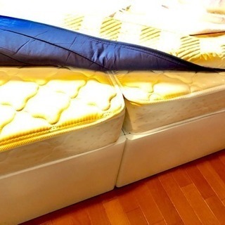 照明&収納付きシングル×２+Kサイズ羽毛布団セット（価格交渉可）の画像
