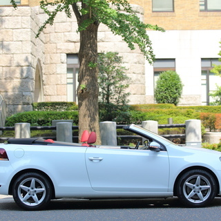 ◆平成24年式VWゴルフカブリオレ、電動オープン、車検3年5月！ナビ、革シート◆燃費15.6km/l！ 1.4TSIエンジン＆7速DSGの画像