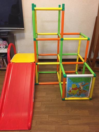 プーさんのすべり台付ジム