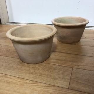 テラコッタの鉢植え 7個まとめての画像