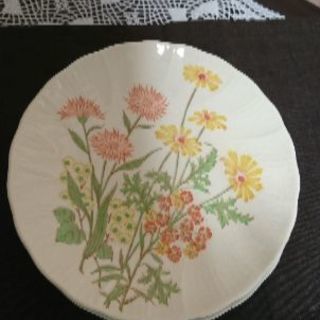 （H）（お話し中）🌸お花柄　お皿　5枚です　🌸