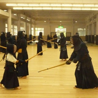 大阪城公園の修道館で剣道朝稽古をしませんかの画像