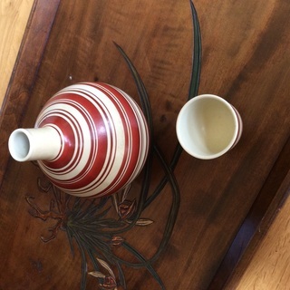 徳利と盃の画像