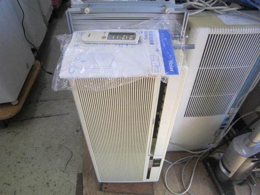 ハイアール　ウィンドウエアコン　枠リモコン付き　２００６年製　JA-16C