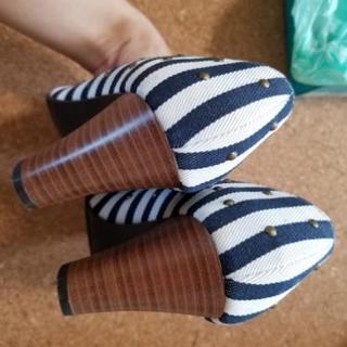 ボーダーパンプス 24.5cmの画像