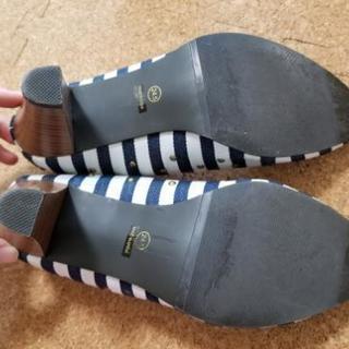 ボーダーパンプス 24.5cmの画像