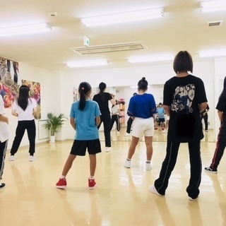 【レンタル❤ダンススタジオ】立地最高！1か月無料！6m鏡つき、フランダンス、キッズダンス、ジャザサイズ、ヨガ等のご利用に - レンタルオフィス