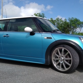 ぶっとび！　本土車両　平成14年式　BMW　ミニクーパーS　希少！　6速マニュアル　1600ｃｃスーパーチャージャー！　miniらしい初代BMWミニの画像