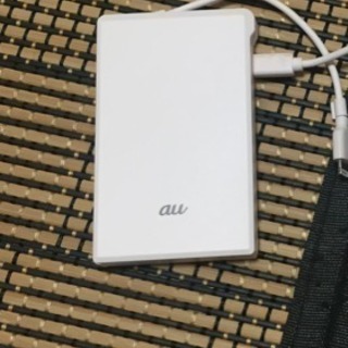 iPhone用、AUモバイルバッテリー！
