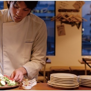 <フリーター歓迎>高時給1250円!オシャレ肉バル・キッ  チン