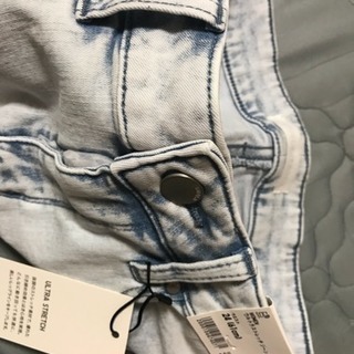 ユニクロ ウルトラストレッチ ２４インチの画像