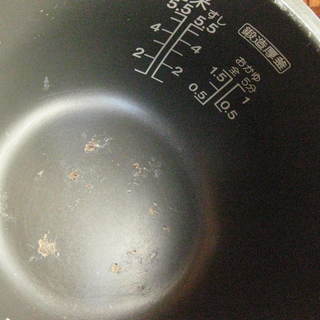 東芝5.5合炊き　炊飯器の画像
