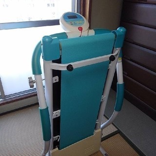 丸忠・コンパクト電動ウォーカー・ＩＷ－８０００の画像