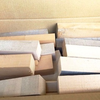 檜 端材 大量 DIY 一箱 まとめ買い値下げ or オマケ付きの画像