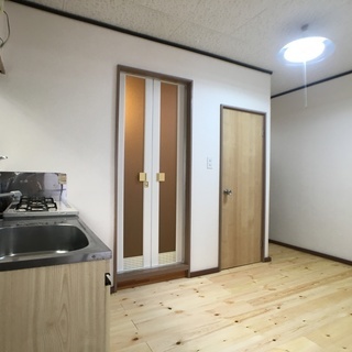 無垢フローリングの癒やし空間！1階出窓付き角部屋、南東向きで日当たり良好 - 賃貸（マンション/一戸建て）