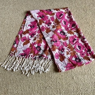 《鎌倉購入品》レーヨンストール 濃いめピンク 花柄の画像