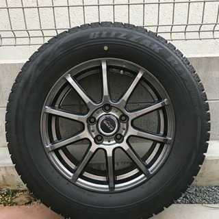 商談中[値下げ]215/65 R16 スタッドレスタイヤ ホイール４本セット