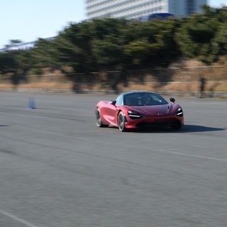 新型自動車試乗会運営スタッフ募集【9/2〜5期間限定】報酬52,000円の画像