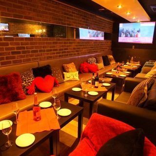 渋谷センター街入口から徒歩30秒★！オシャレなピッツァcafe＊カウンタースタッフの画像