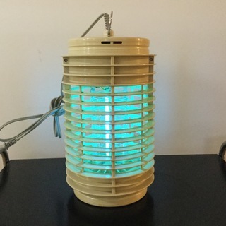 値下げ‼️電撃式殺虫器  バチトールの画像
