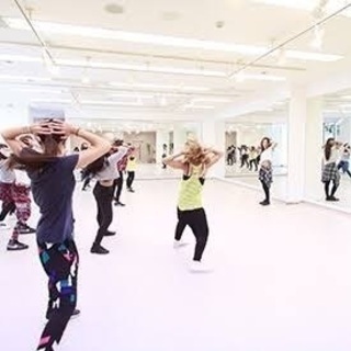 子連れで産後パパママダンス♫