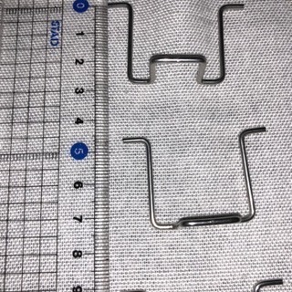 電源抜け防止金具 14個セットの画像
