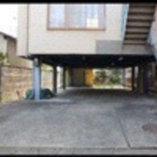 【屋根付複数台】貸ガレージ／貸駐車場／作業場