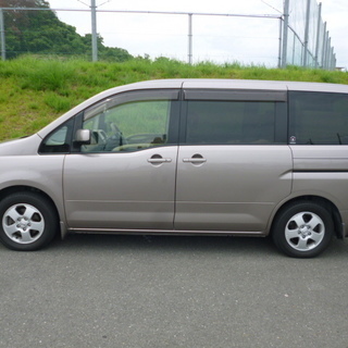 ９月１５日まで出品期間限定です。名変１週間以内に完了できる誠実な方！　日産セレナ　走行少ない　車検３０年９月２３日までの画像
