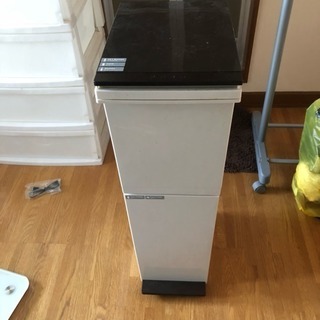 2段ゴミ箱の画像