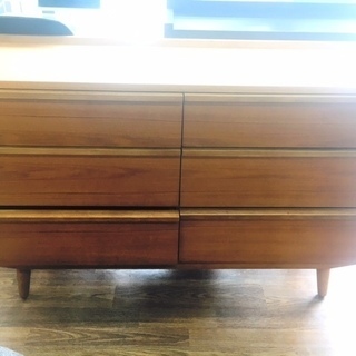 大特価【UNICO】ワイドチェストあります！！