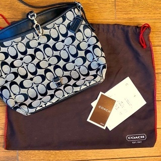 お値下げ！COACH　超美品　シグネチャーバッグ　保存袋・カード付きの画像
