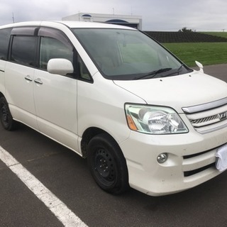 空知 滝川市 トヨタ ノア 4WD 17年式 車検付 良好