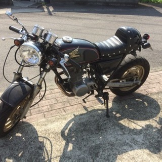 エイプ100 カフェレーサー風の画像