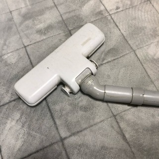TOSHIBA 紙パック式クリーナーの画像
