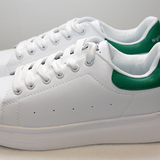 【未使用】カジュアル　レディーススニーカー　23.5ｃｍ　グリーンの画像